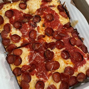Pizza Side NJ - Roni Bomb (Detroit Style). Look at the little cups of juice - Pizza Near Me - Cliffside Park, New Jersey