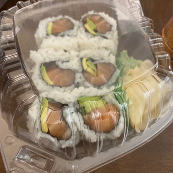 Barracuda Sushi - Salmon cut roll - Sushi Bars Near Me - Burlingame, California Barracuda Sushi - Salmon cut roll - Sushi Bars Near Me - Burlingame, California