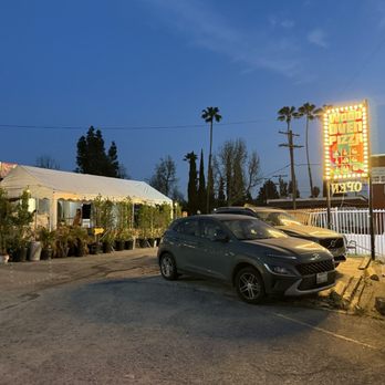 Tic Tac Toe Pizza - Outside - Pizza Near Me - Los Angeles, California