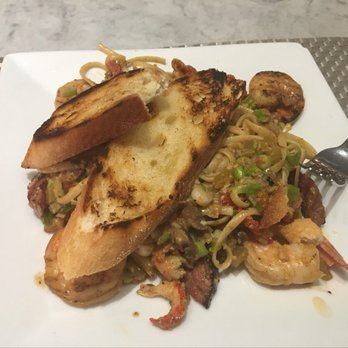 Mango Mangeaux - New American Near Me - Hampton, Virginia
