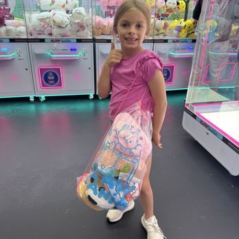 ClawZania - Arcades Near Me - Austin, Texas