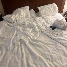 They dint make the bed that they pay house keeping for.