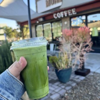 Mundial Coffee - Iced matcha w/lavender and vanilla - Coffee & Tea Near Me - Riverside, California Mundial Coffee - Iced matcha w/lavender and vanilla - Coffee & Tea Near Me - Riverside, California