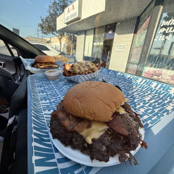 For The Win - Burgers Near Me - Los Angeles, California For The Win - Burgers Near Me - Los Angeles, California