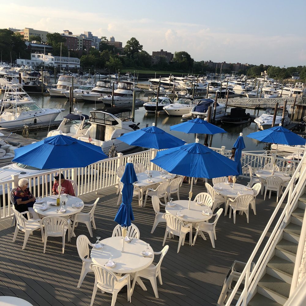 Lunello’s Restaurant - Outdoor dining - Italian Near Me - New Rochelle, New York