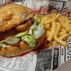 Mile's Diner - Mr Mile's Burger. Die Burger werden immer mit Pommes serviert.