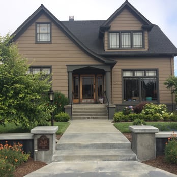 Hydrangea Inn - The Hydrangea Inn. The most adorable house on the whole street. - Bed & Breakfast Near Me - Eureka, California
