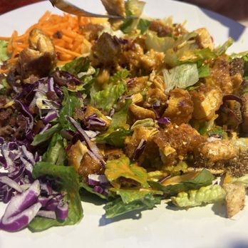 Pluckers Wing Bar - Oak Hill - Buffalo chicken salad - Chicken Wings Near Me - Austin, Texas