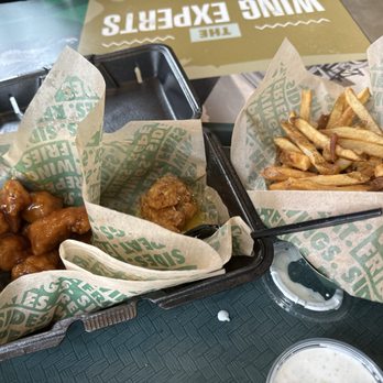 Wingstop - Chicken Wings Near Me - Castaic, California