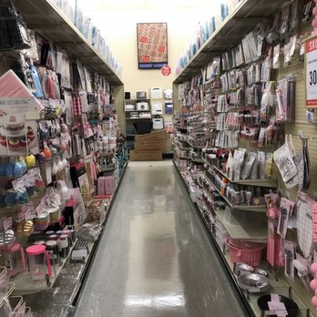 Hobby Lobby - Baking stuff on sale - Home Decor Near Me - Deerfield, Illinois