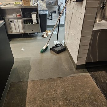 Chipotle Mexican Grill - Trash - Mexican Near Me - Prescott, Arizona