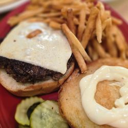 Great American Diner - Plain cheeseburger with skinny fries