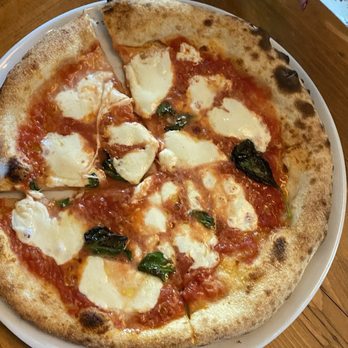 Simply Capri - Pizza Margherita - Italian Near Me - Winter Garden, Florida Simply Capri - Pizza Margherita - Italian Near Me - Winter Garden, Florida