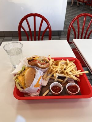 In-N-Out Burger by null