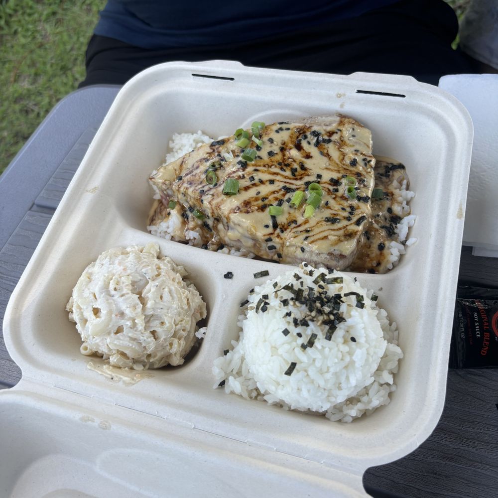 Kilo's Kitchen - Ahi tuna - Food Trucks Near Me - Hana, Hawaii