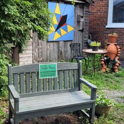 Saylor House Cafe - Cute court yard