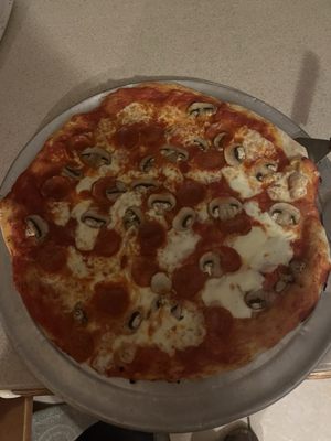 Yearling Pizza by null