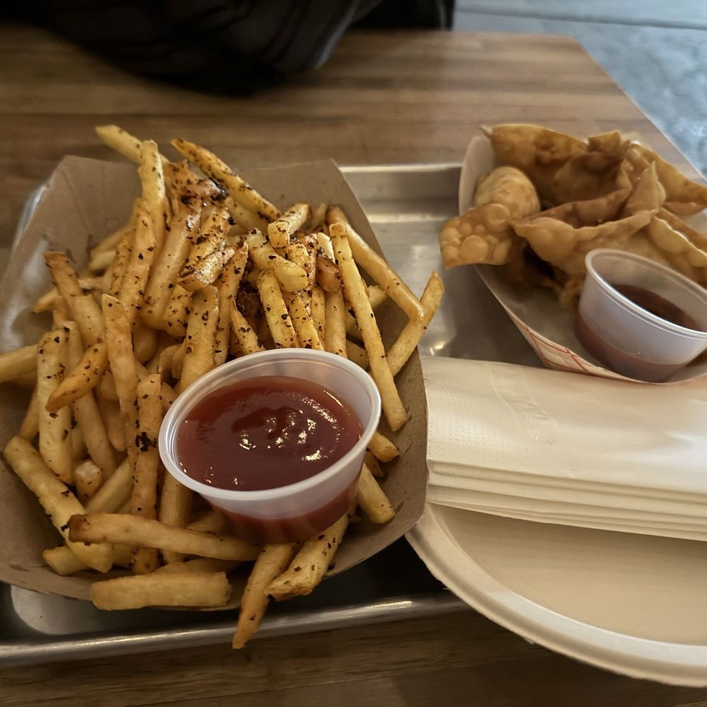 Finback Brewery - Fries and crab rangoon - Pubs Near Me - Brooklyn, New York Finback Brewery - Fries and crab rangoon - Pubs Near Me - Brooklyn, New York