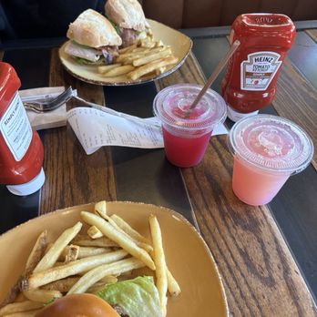 Urban Plates - Classic Hamburger , Turkey Avocado Club Sandwich - Salad Near Me - Pasadena, California Urban Plates - Classic Hamburger , Turkey Avocado Club Sandwich - Salad Near Me - Pasadena, California