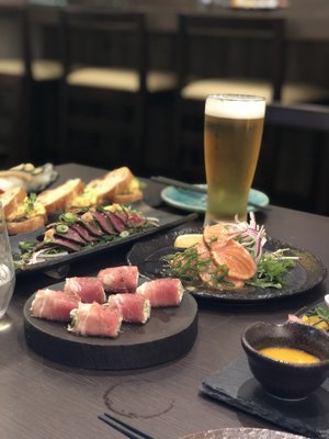 楽 Tanoshi Japanese Tapas and Sake Bar by null