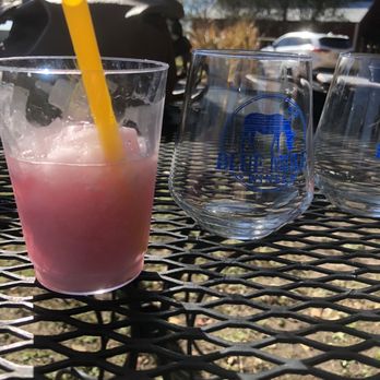 Blue Mule Winery - Peach Balenie slushy - Wineries Near Me - Fayetteville, Texas