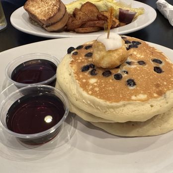 Maple Leaf Diner - *1 Blueberry pancake - American Near Me - Dallas, Texas