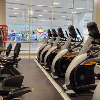 EōS Fitness - Lots of cardio machines. - Gyms Near Me - West Covina, California EōS Fitness - Lots of cardio machines. - Gyms Near Me - West Covina, California