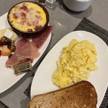 AC Hotel by Marriott Boston Cambridge - Breakfast Buffet - Hotels Near Me - Cambridge, Massachusetts AC Hotel by Marriott Boston Cambridge - Breakfast Buffet - Hotels Near Me - Cambridge, Massachusetts