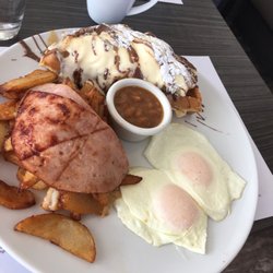 Petinos - Deux oeufs jambon avec la gaufre signature