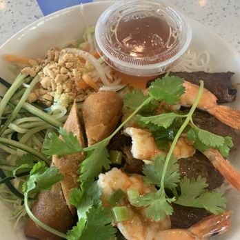 Pho 24 - Vermicelli bowl with shrimp, egg roll & grilled onion beef rolls. - Vietnamese Near Me - San Jose, California Pho 24 - Vermicelli bowl with shrimp, egg roll & grilled onion beef rolls. - Vietnamese Near Me - San Jose, California