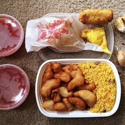 Peking Restaurant - Sweet and sour pork with an eggroll and crab rangoon