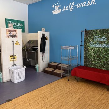 Treats Unleashed - Self wash area - Pet Stores Near Me - Wildwood, Missouri Treats Unleashed - Self wash area - Pet Stores Near Me - Wildwood, Missouri