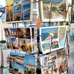 Decent selection of color postcards.