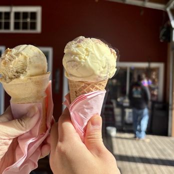 Frite & Scoop - Ice Cream & Frozen Yogurt Near Me - Astoria, Oregon