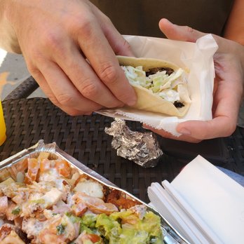 El Jeffe - Chicken nachos and a pulled pork taco - New Mexican Cuisine Near Me - Brooklyn, New York