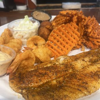 Iguanas Seafood Restaurant - 2 selection platter - Seafood Near Me - St. Simons, Georgia