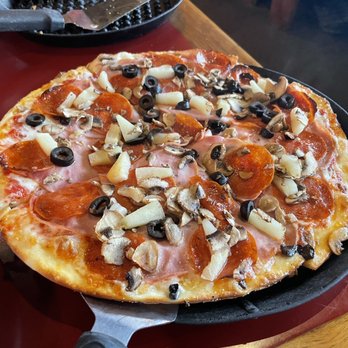 Moose's Tooth - The Aloha Escape pizza with added pepperoni, mushrooms & olives - super yummy! - Pizza Near Me - Anchorage, Alaska