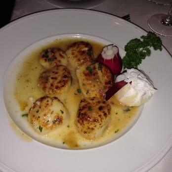 Michael's - Scallops Oreganato. Not on the menu but if you ask, they will be happy to make it for you! Try it, you won't regret it. - Italian Near Me - Brooklyn, New York