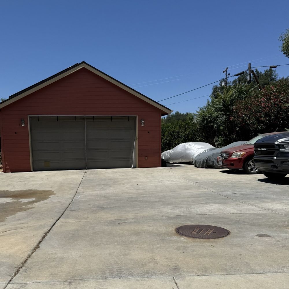 Bonafide Earthworks - Driveway facing garage - General Contractors Near Me