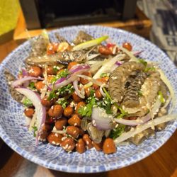 Tasty BBQ & Beer Bar - Fish skin & peanuts