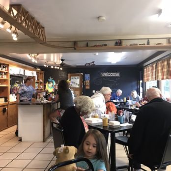 Hungry Hunter Restaurant - Restaurant View - Breakfast & Brunch Near Me - Branson, Missouri
