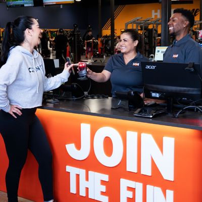 Crunch Fitness - Des Moines South by null