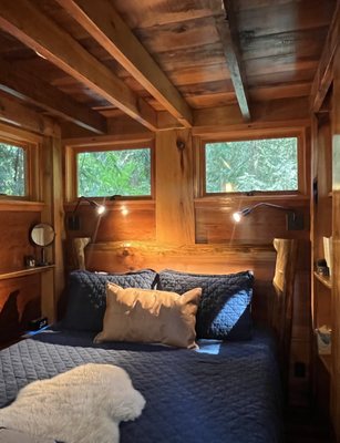 TreeHouse Point by null