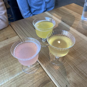 Sunny Side Breakfast - Bottomless mimosas - Breakfast & Brunch Near Me - Sacramento, California