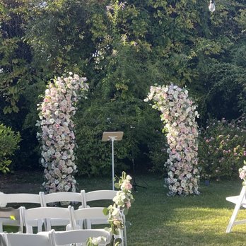 VLM Flowers - Ceremony - Florists Near Me - Pasadena, California