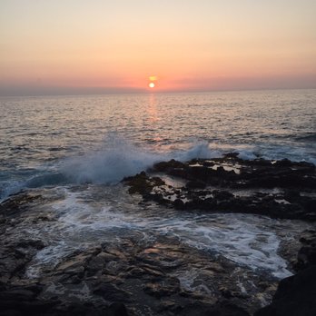 Casa-De-Emdeko - Sunset - Vacation Rentals Near Me - Kailua Kona, Hawaii