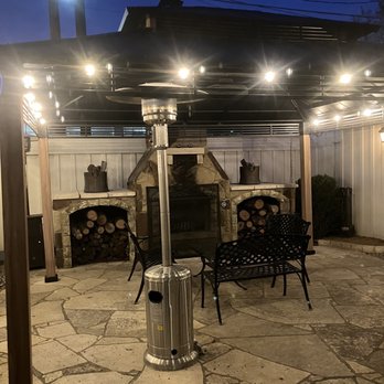 Moonshine Grill - GMonkey do 2022: Awesome ambiance - Southern Near Me - Austin, Texas Moonshine Grill - GMonkey do 2022: Awesome ambiance - Southern Near Me - Austin, Texas