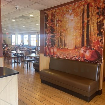 Denny's - The welcoming lobby! - American Near Me - Pico Rivera, California