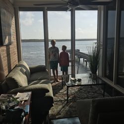 Channel View Condominium - Overlooking an hip channel and fishing pier