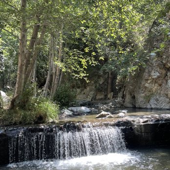 Eaton Canyon Falls Trail - One of many waterfalls - Hiking Near Me - Altadena, California Eaton Canyon Falls Trail - One of many waterfalls - Hiking Near Me - Altadena, California